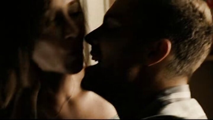 Um homem visitou sua vizinha e transou com ela