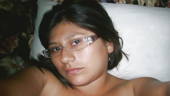 Pornô falado onde uma MILF experiente transa com seu enteado