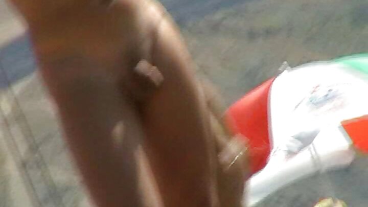 A tatuada Nara Ford é fodida na buceta pelo seu amante