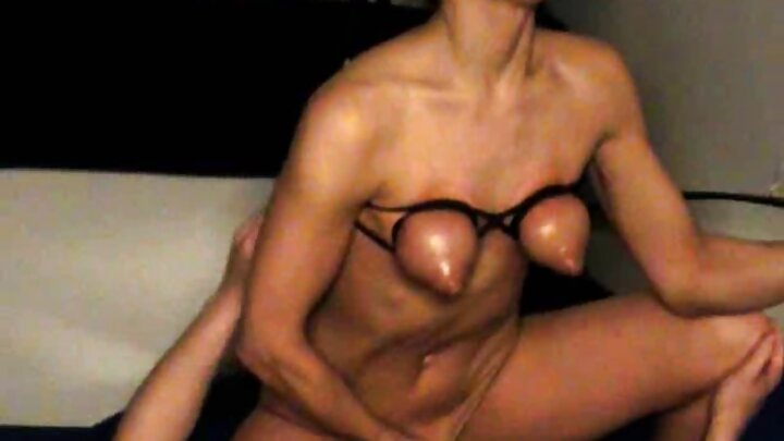 Pornô em uma massagem onde um cara transa com uma russa magra
