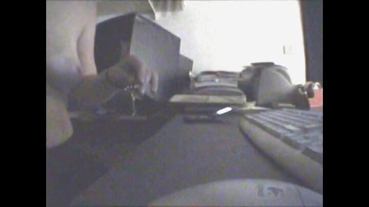 Pornô caseiro em primeira pessoa onde um cara transa com uma garota