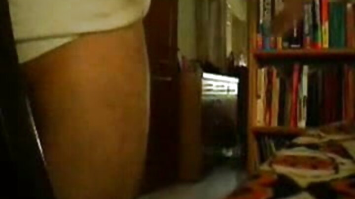 Pornô russo onde uma garota transa com o amigo do marido