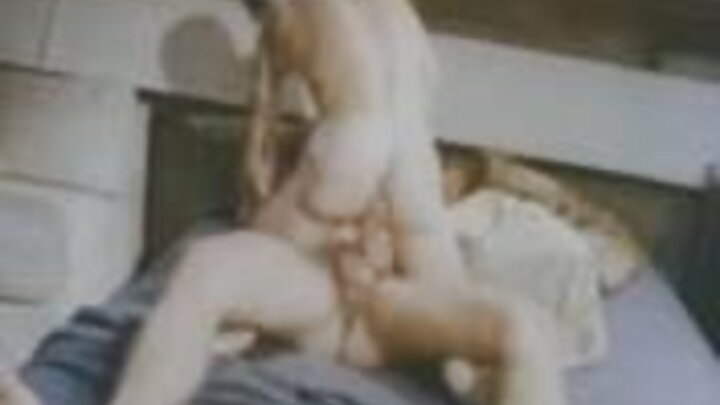 Pornô em russo onde um homem fode uma garota no escritório