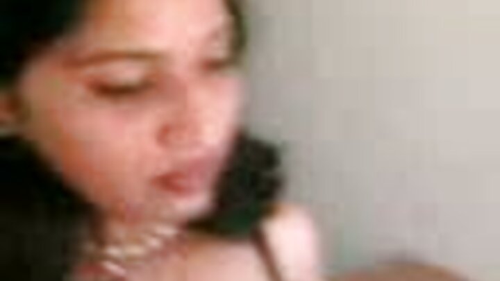 Pornô russo onde uma jovem transa com um cara