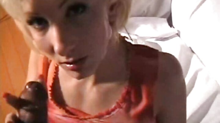 Sexo em russo onde uma corretora de imóveis transa com um cliente