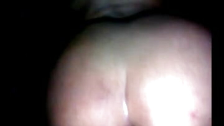 Vídeo pornô POV com uma jovem morena