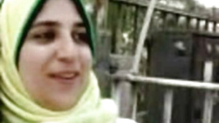 Sexo russo apaixonado com uma garota jovem e um cara