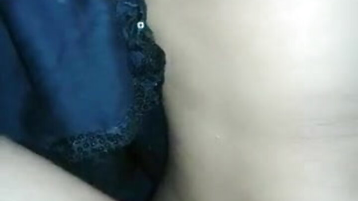 Sexo anal entre duas namoradas e um cara negro