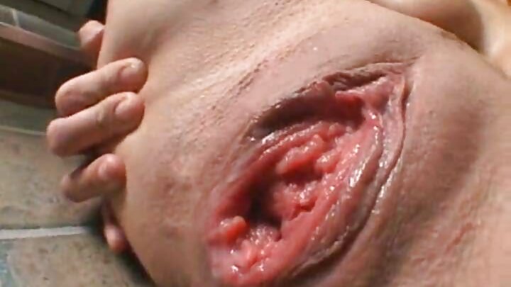 Um rapaz transa gostoso com uma loira gostosa
