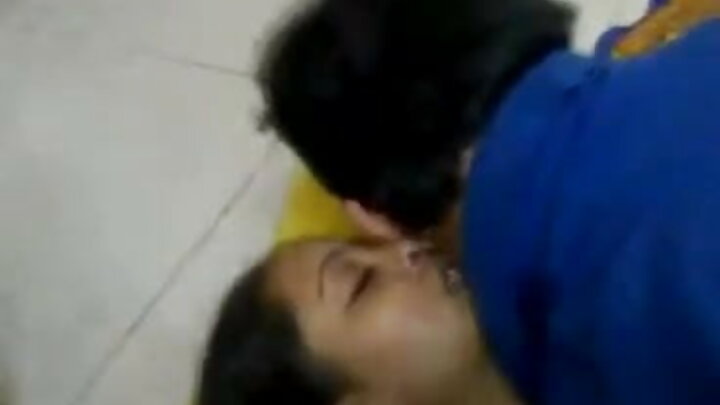 Pornô adolescente com diálogos em russo