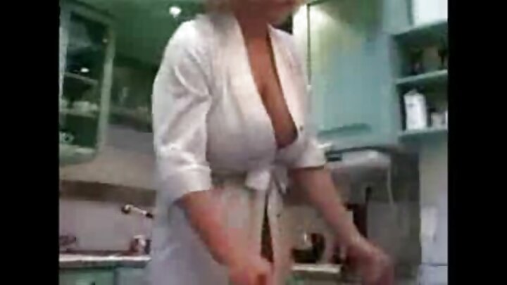 Pornô russo onde um cara fode uma garota gostosa