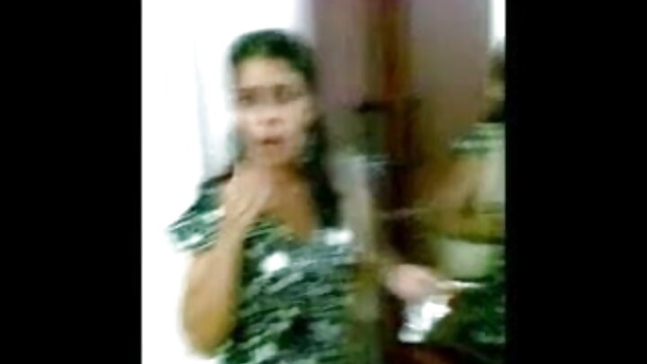 Uma russa transa com delicadeza com o seu namorado