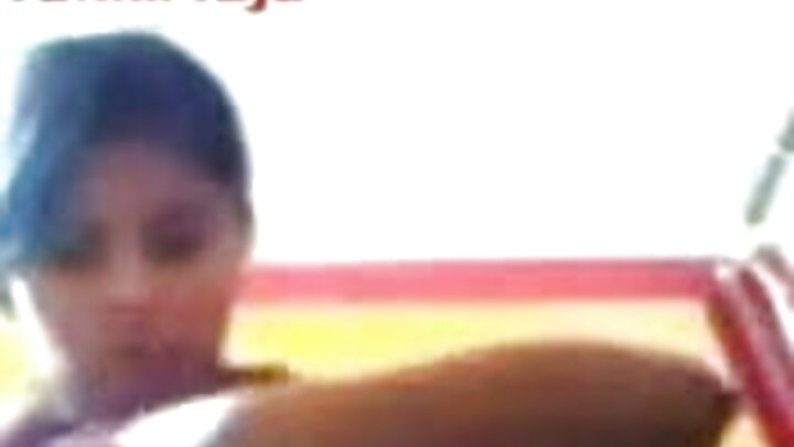 Um garoto transa com uma estudante sexy em sua buceta rosada.