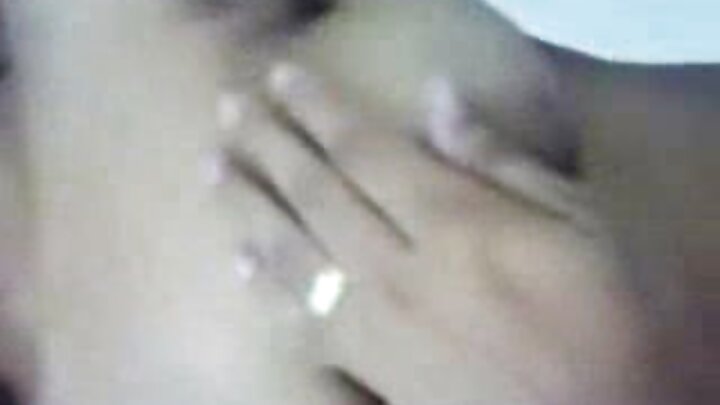 Um cara transa habilmente com a namorada do irmão