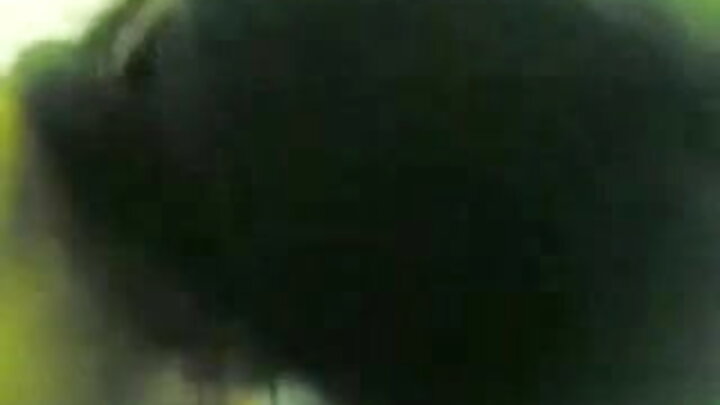 Garota transa com um cara por uma máscara de Stalker 2