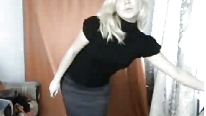Negro fode uma gostosa com um pau enorme depois de uma massagem