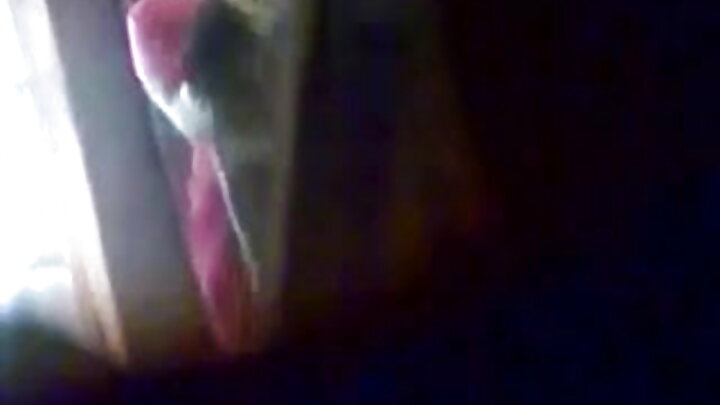 A pequena Layla Jenner transa com o irmão do padrasto
