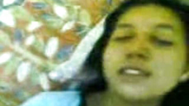 Pornô caseiro russo onde um cara transa com sua meia-irmã
